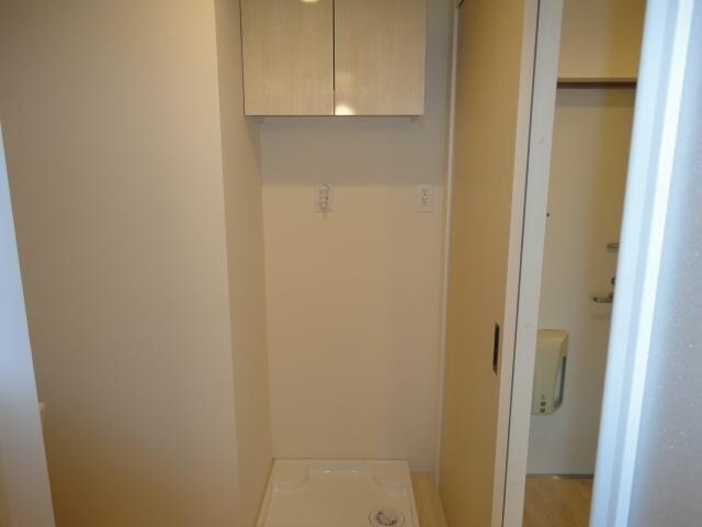 物件内観写真16　(洗濯機置場)