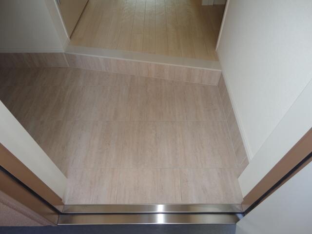 物件内観写真24　(玄関)