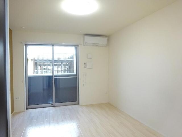 物件内観写真9　(洋室)