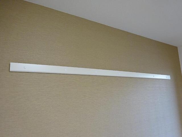 物件内観写真23　(ハンガー掛け)