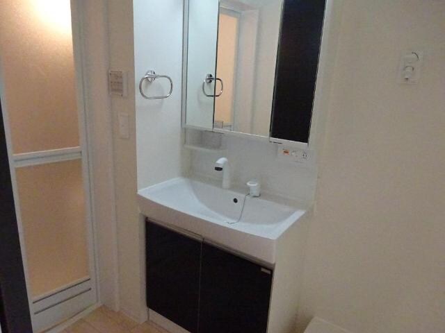 物件内観写真13　(洗髪洗面化粧台)