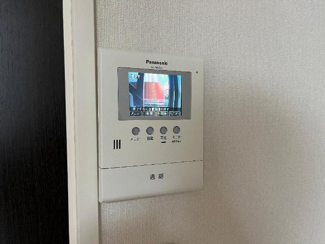 物件内観写真11　(カメラ付インターホン)