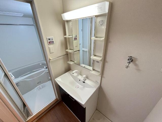 物件内観写真15　(洗髪洗面化粧台)