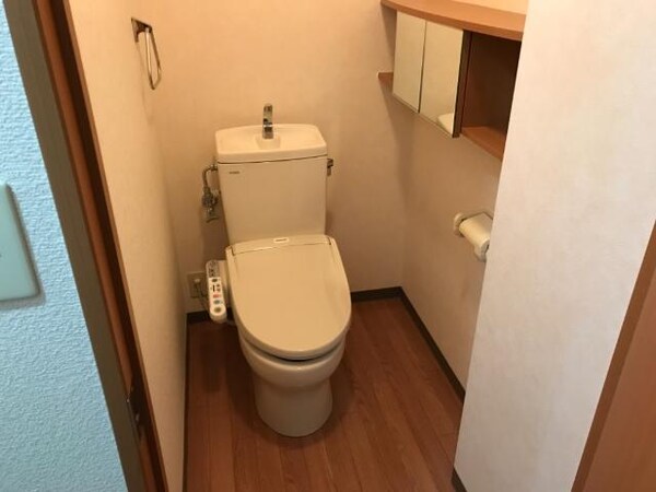 トイレ(シャワー付トイレ)