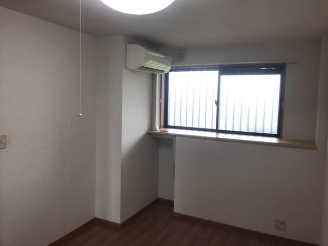 物件内観写真5　(洋室（エアコン付）)