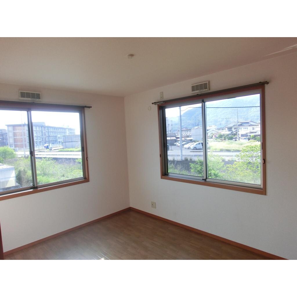 物件内観写真4　(洋室)