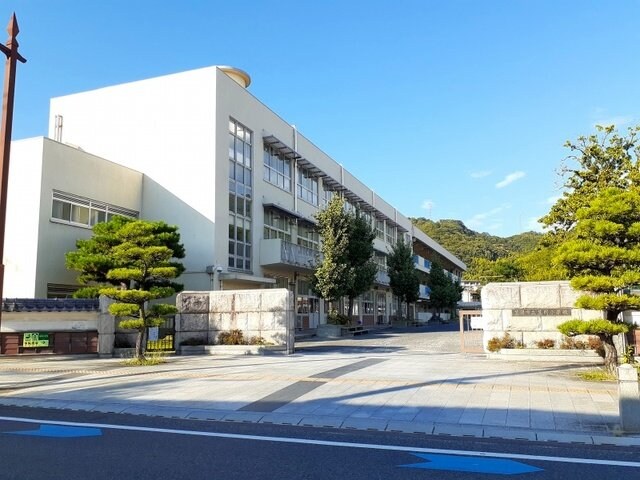 物件外観写真8　(笠岡小学校まで1000m)