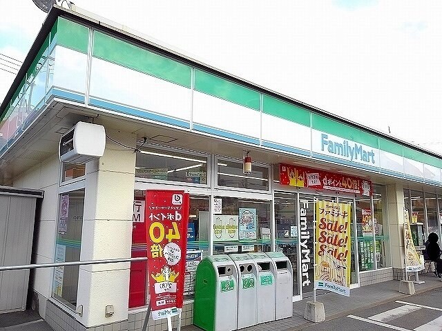 物件外観写真4　(ファミリーマート尾道高須町店まで500m)