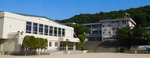 周辺環境(福山市立神辺小学校 1245m)