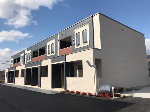 物件外観写真1　(外観写真（昼）)