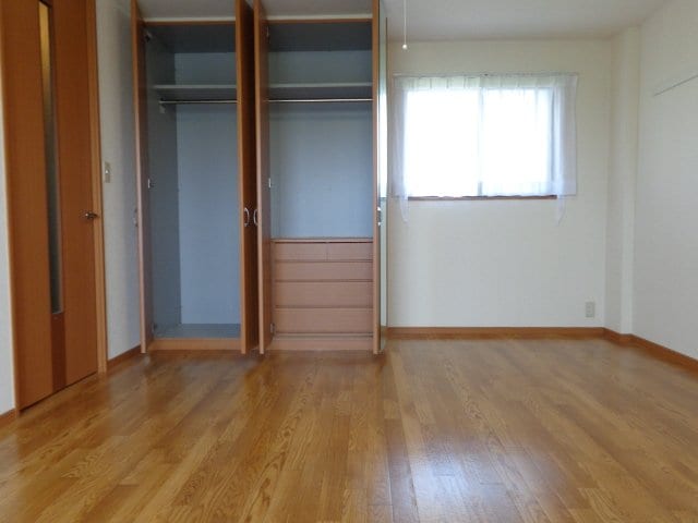 物件内観写真3　(クローゼット)