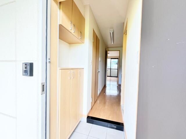 物件内観写真28　(玄関)