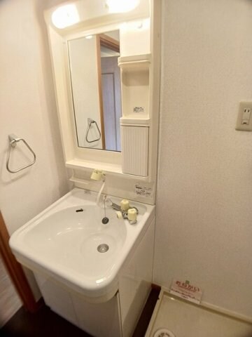 物件内観写真17　(忙しい朝には欠かせない洗面所です)
