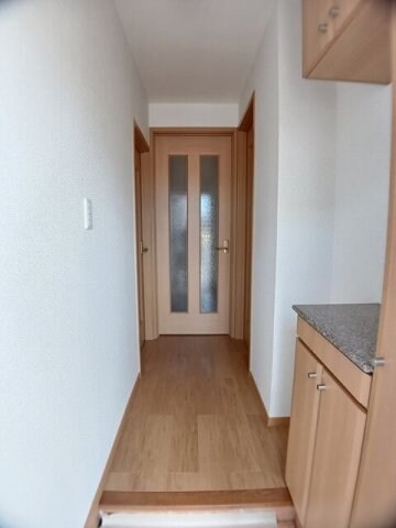 物件内観写真18　(ゆったりとした玄関です)