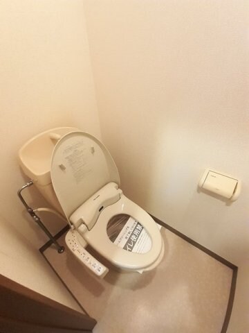 物件内観写真16　(清潔感のあるトイレです)