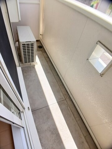 物件内観写真19　(暖かな日差しのふりそそぐバルコニー)