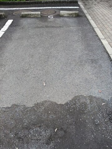 物件外観写真2　(駐車場に車を止められます)