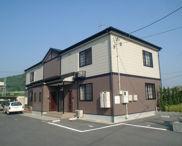 物件外観写真1　(建物外観を気になさる方へ、見た目の良い物件です)