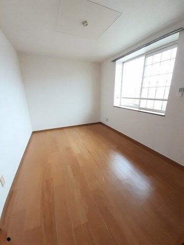 物件内観写真12　(明るい室内です)