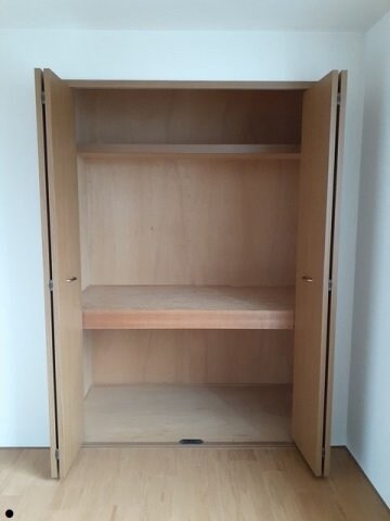 物件内観写真14　(たっぷりとした収納スペースです)