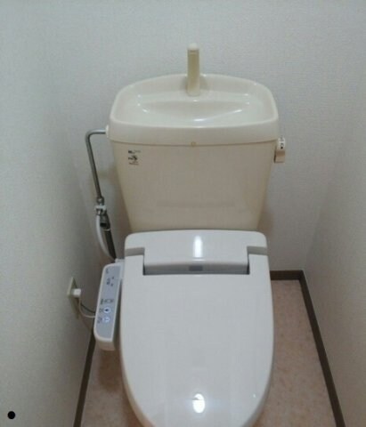 物件内観写真16　(シンプルで使いやすいトイレです)