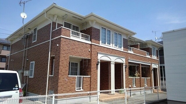 物件外観写真1　(きれいな外観です)