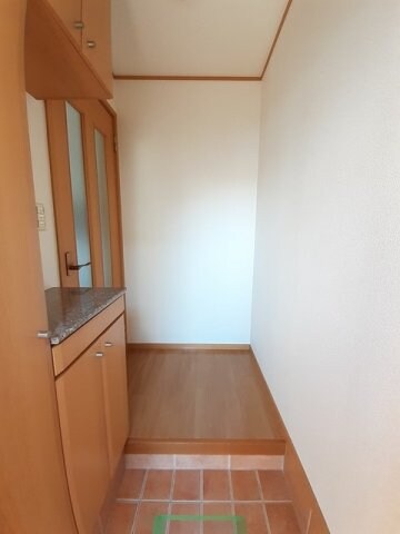 物件内観写真15　(落ち着いた玄関です)