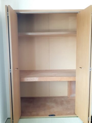 物件内観写真14　(小物を収納するのに便利です)