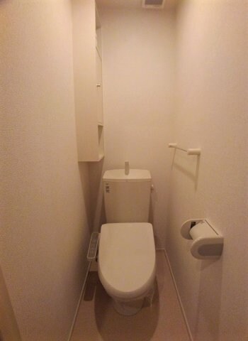 物件内観写真16　(シンプルで使いやすいトイレです)