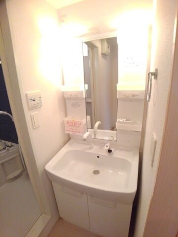物件内観写真17　(使いやすい洗面所です)
