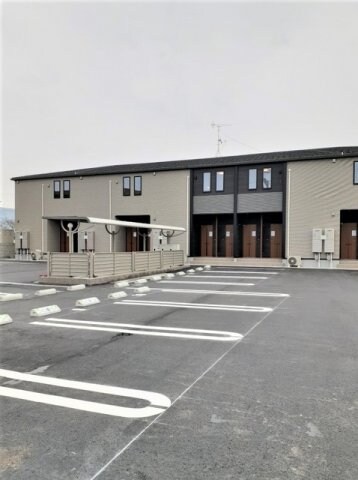 物件外観写真2　(駐車場完備です)