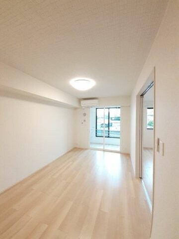 物件内観写真9　(居間です)