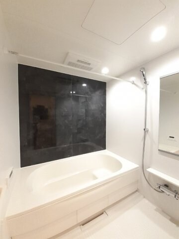 物件内観写真11　(コンパクトで使いやすいお風呂です)