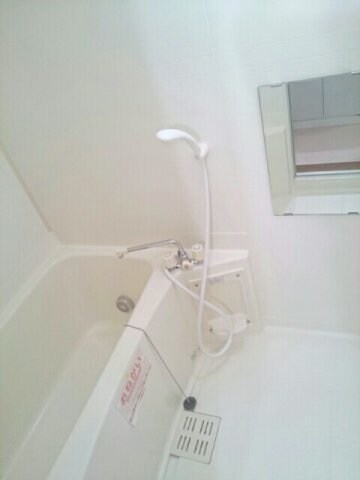 物件内観写真11　(日々の暮らしに欠かせないお風呂です)