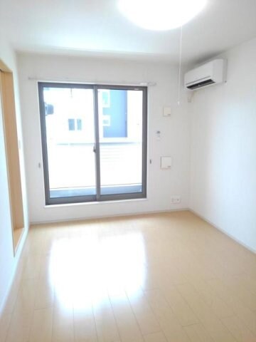 物件内観写真9　(使いやすいリビングです)