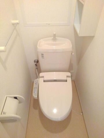 物件内観写真12　(コンパクトで使いやすいトイレです)