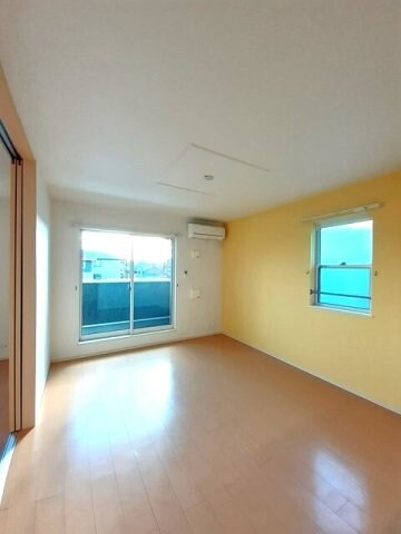 物件内観写真8　(居間です)