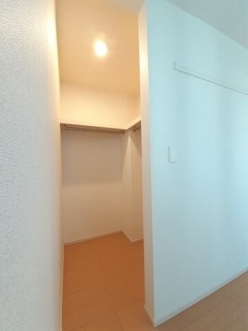 物件内観写真13　(便利な収納スペースです)