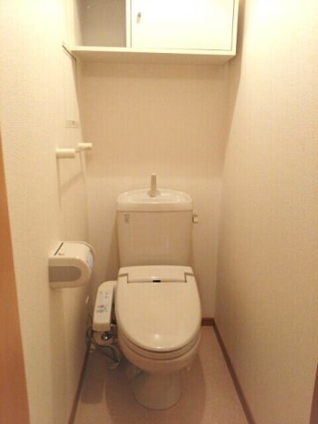 物件内観写真11　(清潔感のあるトイレです)