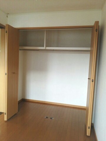 物件内観写真12　(ちょっとした収納スペースも充実しています)