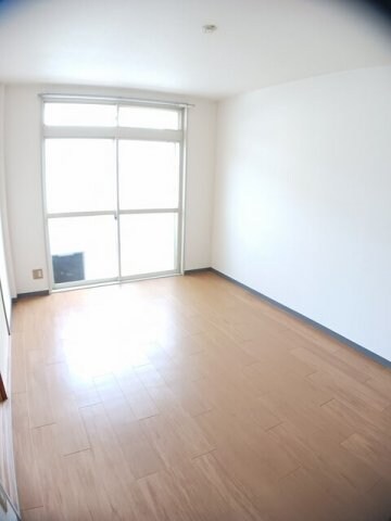 物件内観写真9　(内装は落ち着いています)