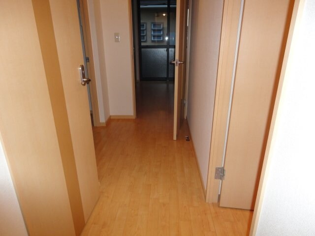 物件内観写真10　(廊下)