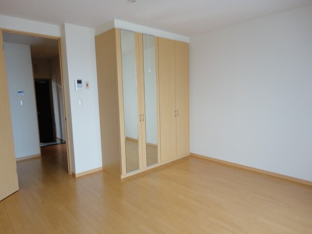 物件内観写真3　(洋室)