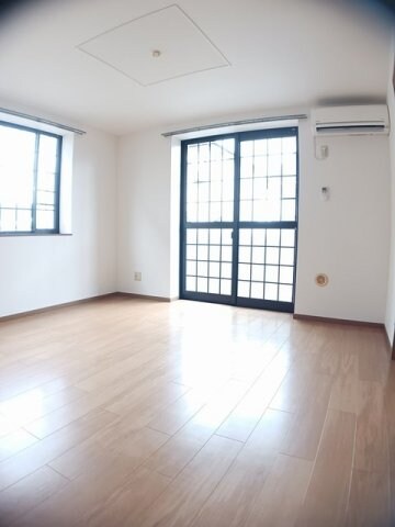 物件内観写真9　(使いやすいリビングです)