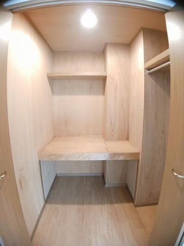 物件内観写真14　(大きなスペースがあり、収納には困りません)