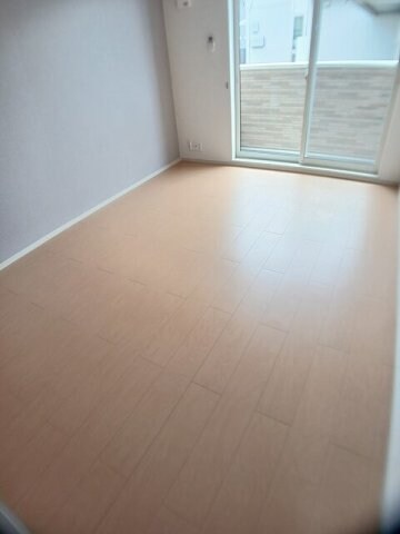 物件内観写真12　(内装は落ち着いています)