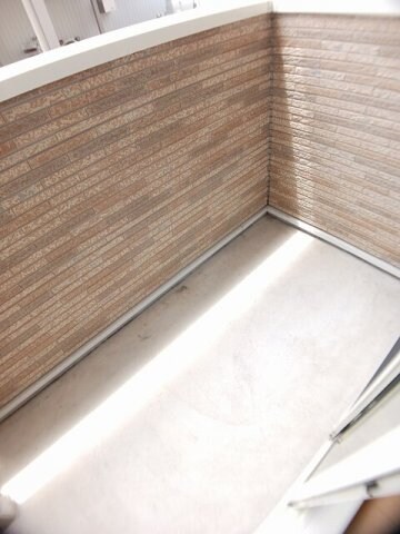 物件内観写真18　(バルコニーからの眺めを楽しみながら食事をしませんか)