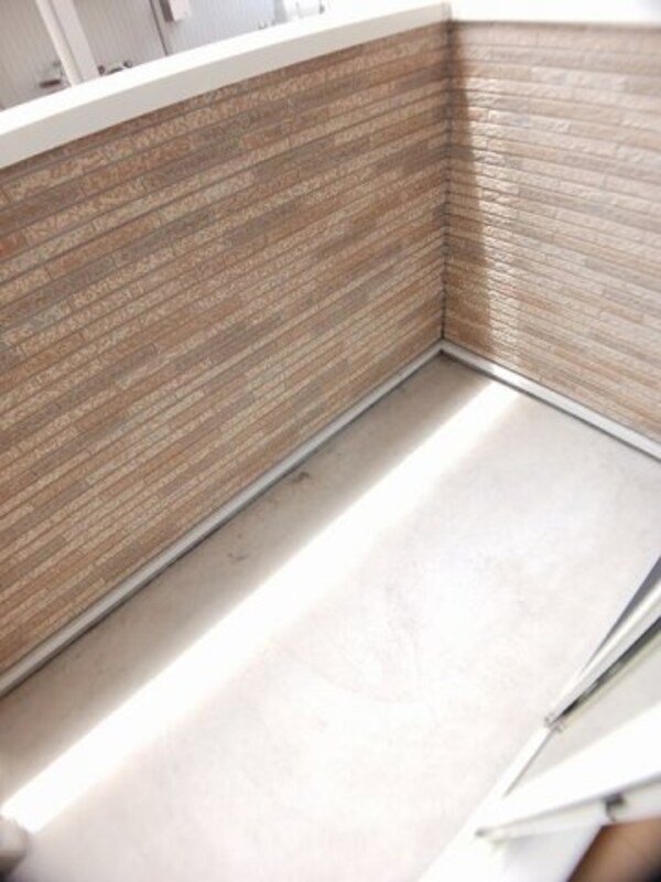 バルコニー(バルコニーからの眺めを楽しみながら食事をしませんか)