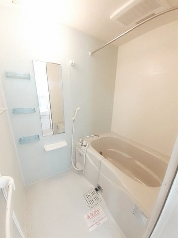 物件内観写真11　(落ち着いた空間のお風呂です)