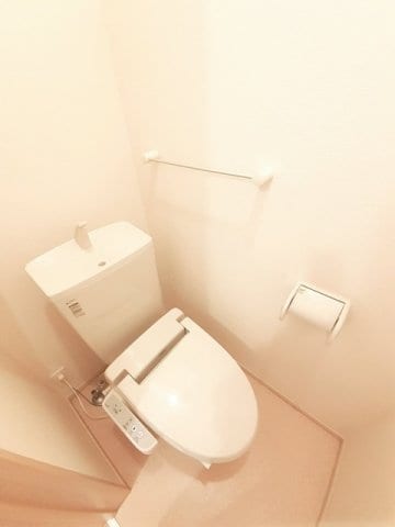 物件内観写真16　(シンプルで使いやすいトイレです)
